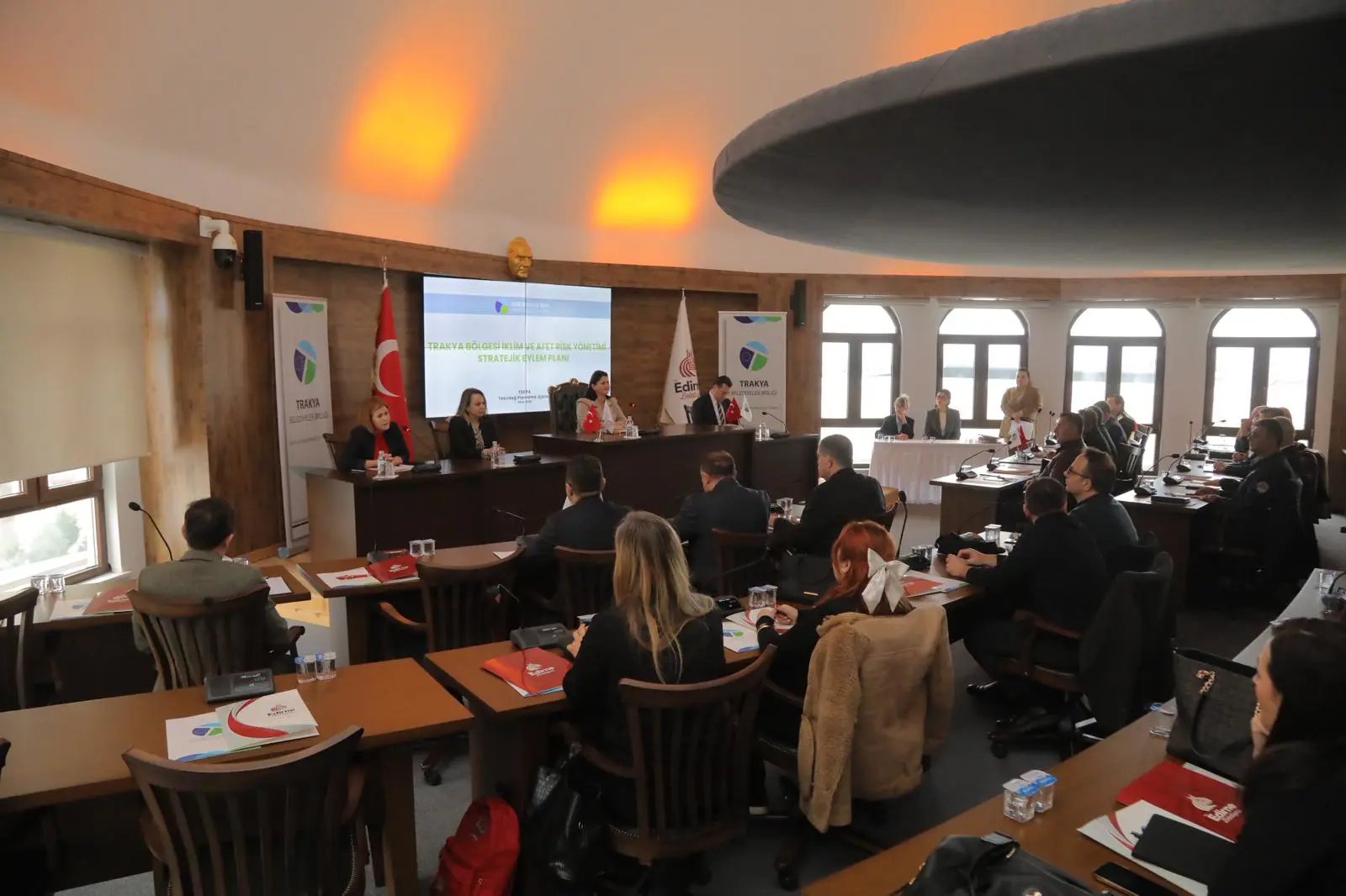 TRAKYA'NIN AFET VE İKLİM YOL HARİTASI EDİRNE'DE ÇİZİLDİ galeri görseli